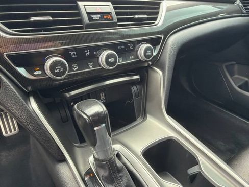 Used 2018 Honda Accord Sport image 19