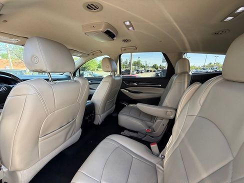 Used 2019 Buick Enclave Essence image 25