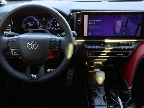 Used 2025 Toyota Camry XSE image 14