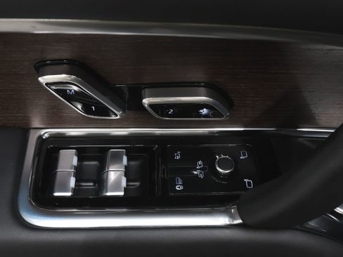 Used 2023 Land Rover Range Rover SE AWD/4WD image 12