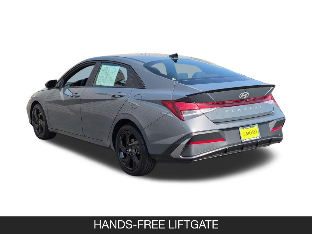 Used 2026 Hyundai Elantra Sport FWD image 7