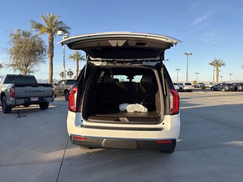 Used 2023 GMC Yukon SLT AWD/4WD image 31