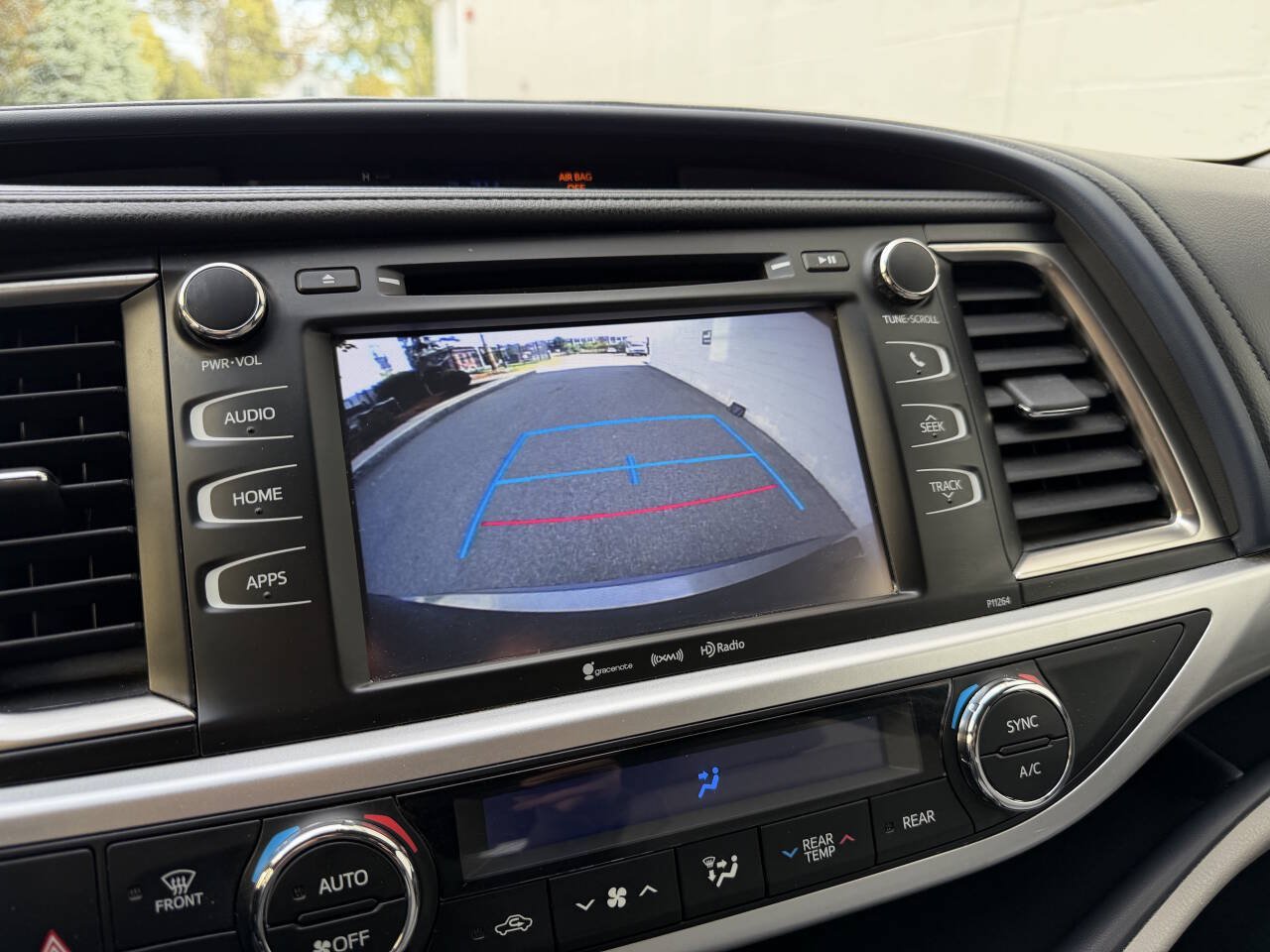 Used 2016 Toyota Highlander Plus AWD/4WD image 30