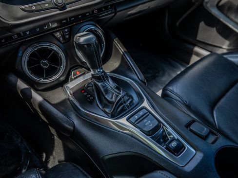 Used 2020 Chevrolet Camaro LT RWD image 22