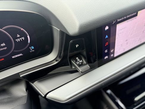 Used 2024 Porsche Cayenne image 34