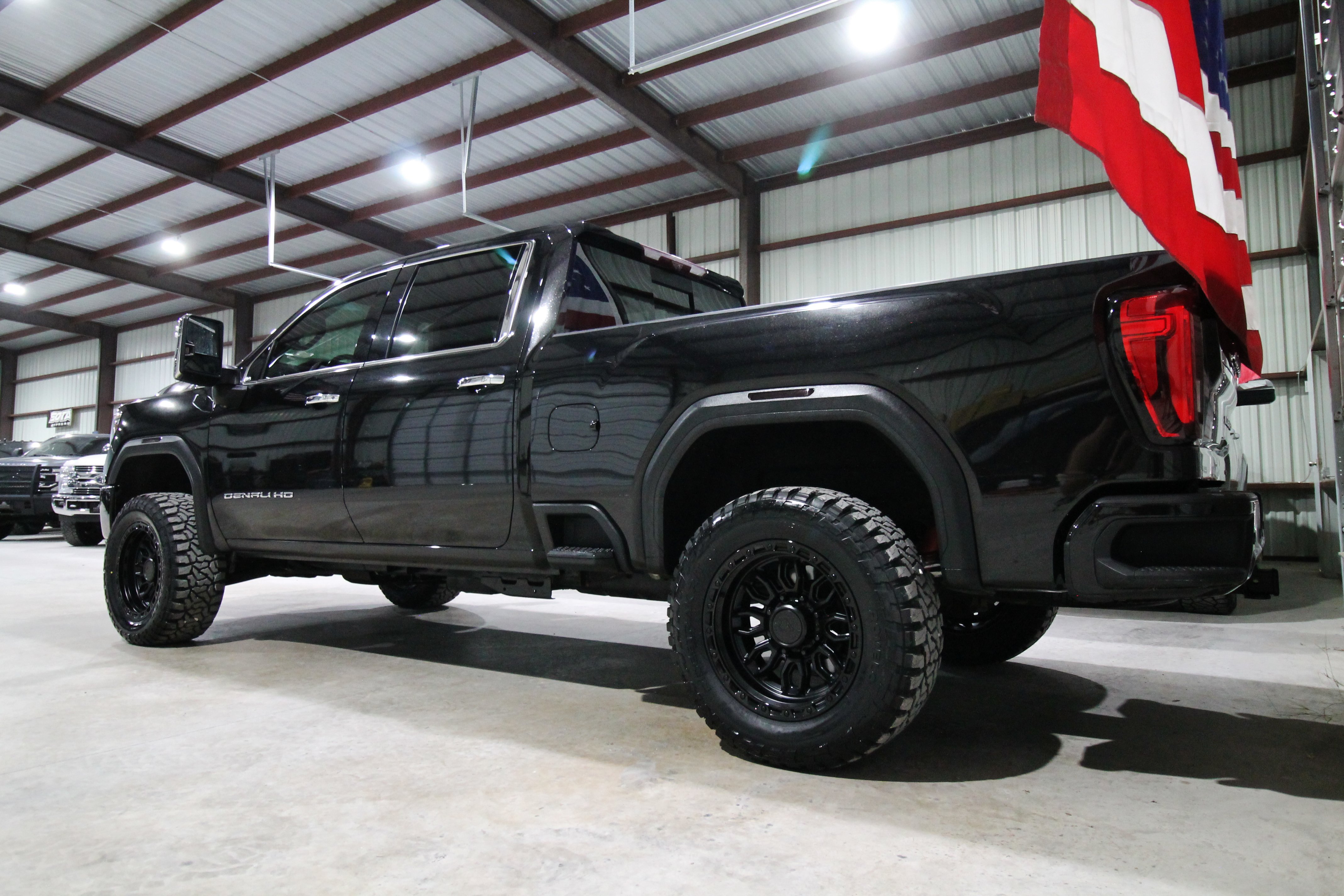 Used 2022 GMC Sierra 2500 Denali w/ Denali Ultimate Package AWD/4WD image 8