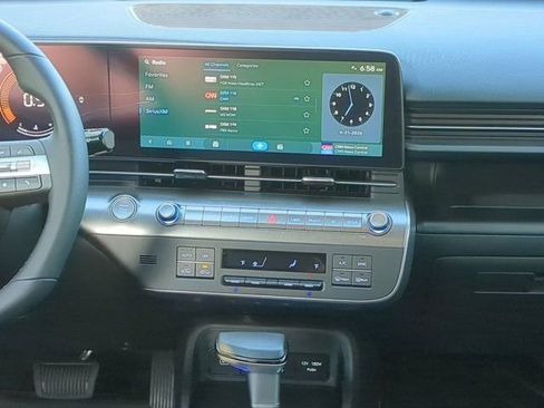Used 2025 Hyundai Kona SEL FWD image 17