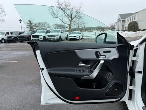 Used 2021 Mercedes-Benz CLA 250 4MATIC image 23
