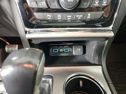 Certified 2021 Jeep Grand Cherokee Limited w/ Luxury Group II image 24