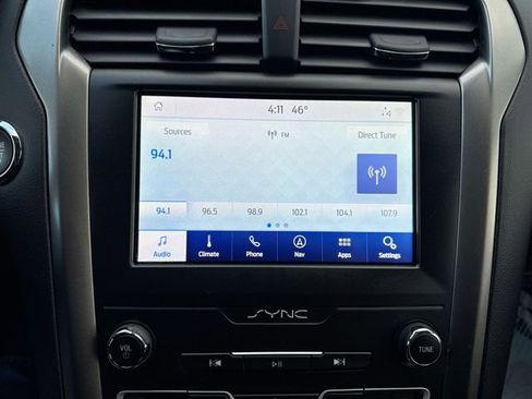 Used 2020 Ford Fusion SE image 16