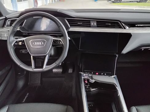 Certified 2024 Audi Q8 e-tron Premium Plus w/ Premium Plus Package image 22