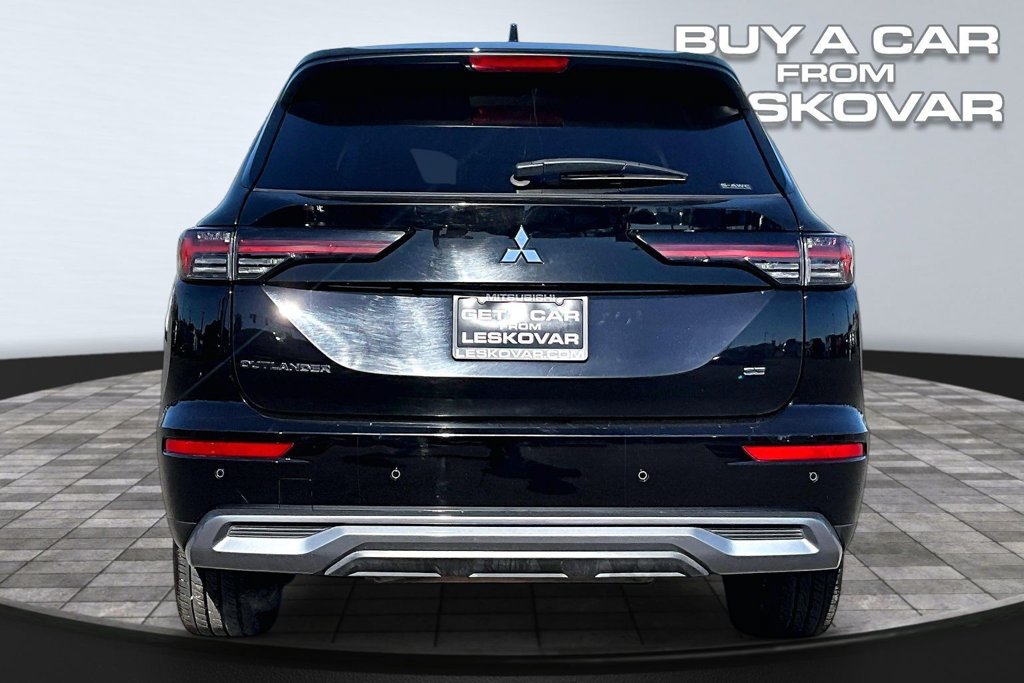 Used 2025 Mitsubishi Outlander SE AWD/4WD image 4