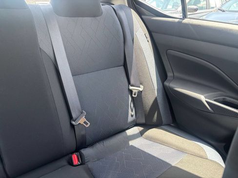 Used 2025 Nissan Versa SV FWD image 34