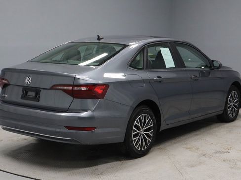 Used 2021 Volkswagen Jetta SE w/ SE Cold Weather Package image 10