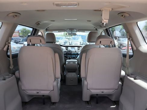 Used 2016 Kia Sedona L FWD image 15