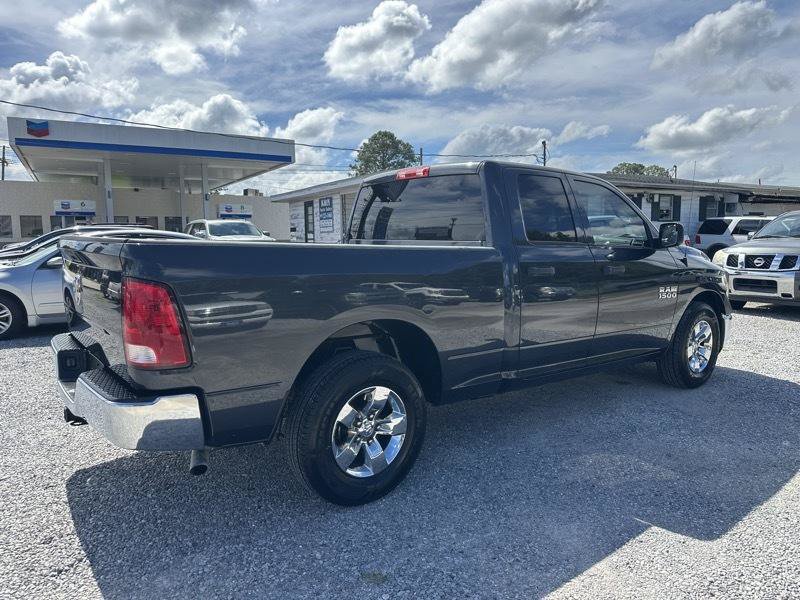 Used 2017 RAM 1500 Tradesman w/ Chrome Appearance Group RWD image 4