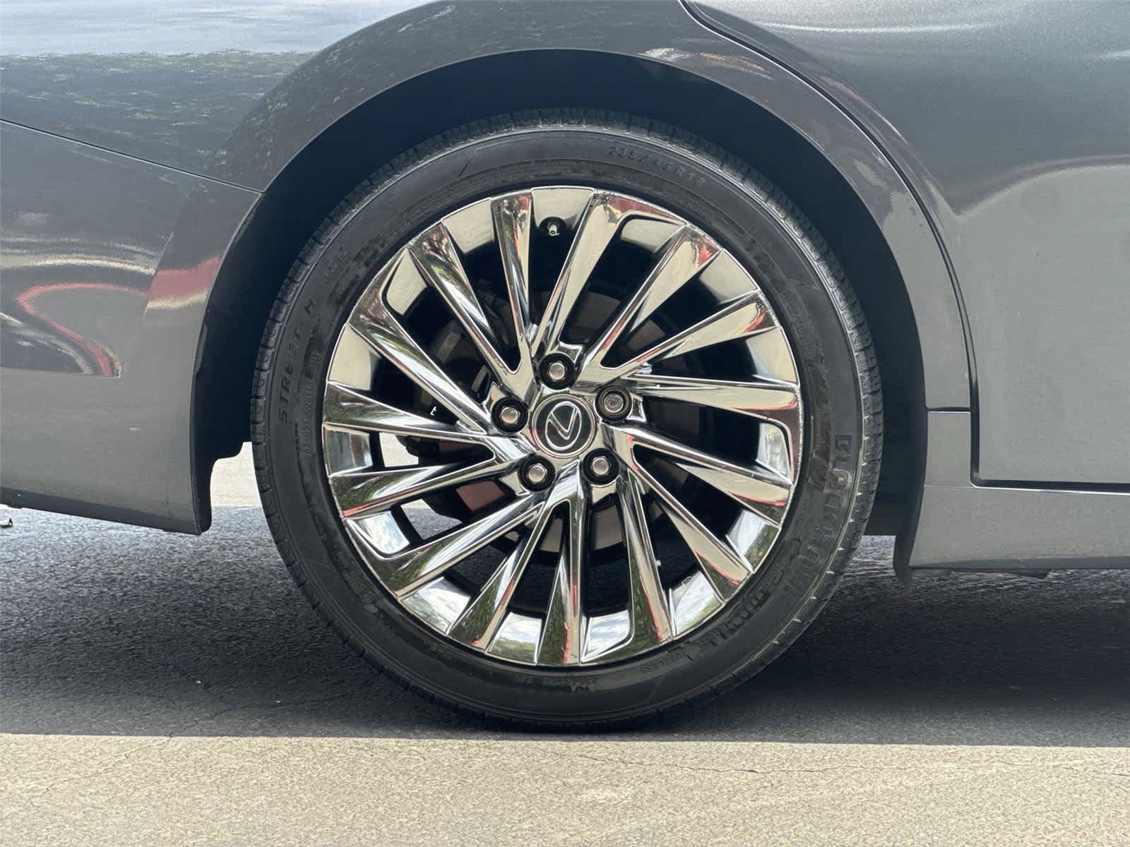 Used 2025 Lexus ES 300h w/ Accessory Package (Z1) FWD image 9