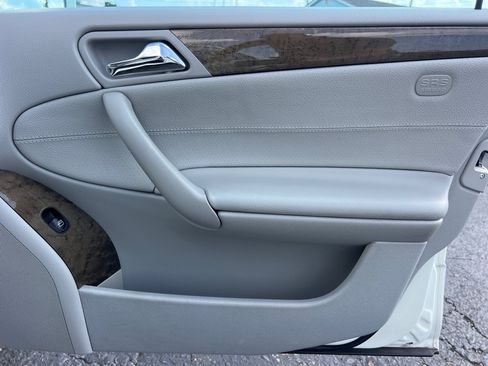 Used 2007 Mercedes-Benz C 230 Sedan image 18