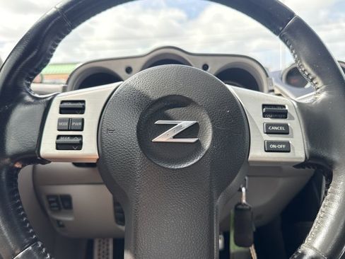Used 2007 Nissan 350Z Touring RWD image 16
