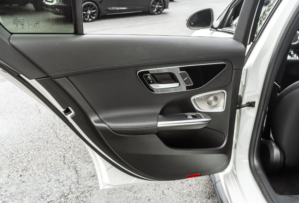 Used 2025 Mercedes-Benz C 43 AMG 4MATIC Sedan image 32