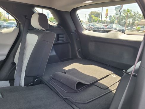 Used 2022 Chevrolet Equinox LT FWD image 12