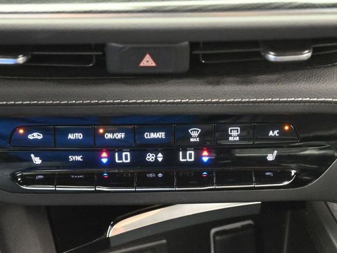 Used 2023 Buick Envision Essence w/ Technology Package I image 30