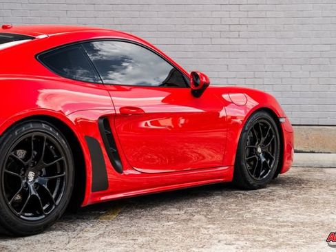 Used 2018 Porsche 718 Cayman RWD image 36
