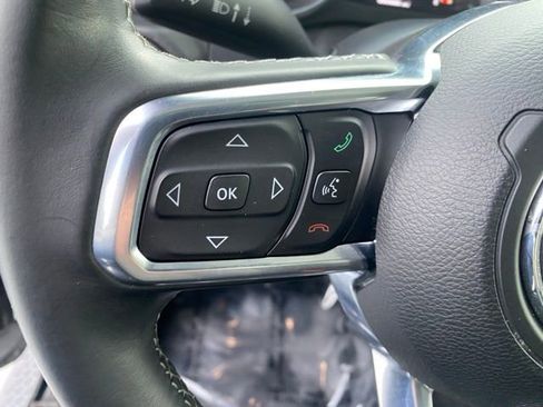 Used 2018 Jeep Wrangler Unlimited Sahara image 19