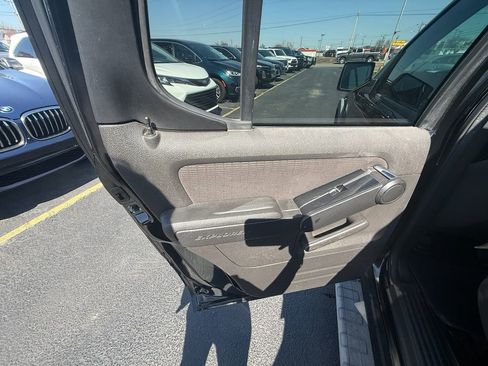 Used 2010 Ford Explorer Sport Trac XLT image 18