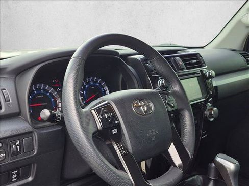 Used 2019 Toyota 4Runner TRD Off-Road AWD/4WD image 9