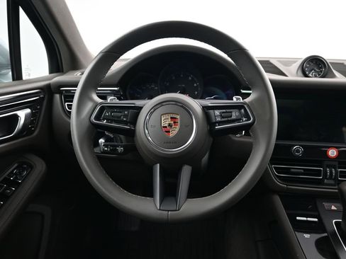 Certified 2026 Porsche Macan image 13