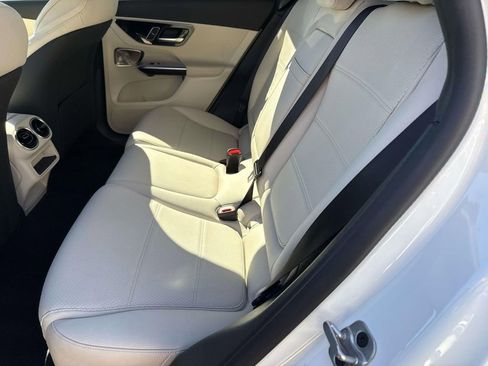 Used 2025 Mercedes-Benz GLC 350e 4MATIC image 14