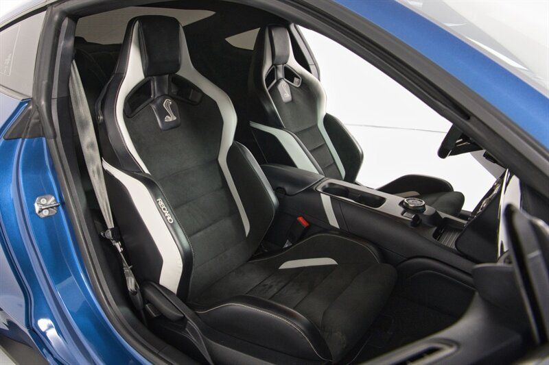 Used 2021 Ford Mustang Shelby GT500 w/ Technology Package RWD image 32