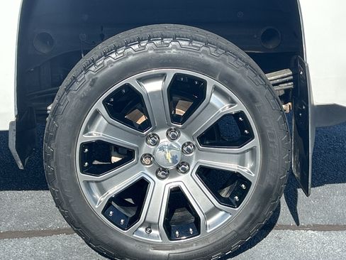 Used 2018 Chevrolet Silverado 1500 LT w/ All Star Edition AWD/4WD image 35