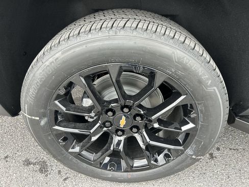 New 2026 Chevrolet Suburban Premier AWD/4WD image 9