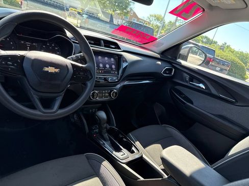 Used 2021 Chevrolet TrailBlazer LT w/ Convenience Package FWD image 23