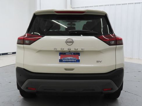 Used 2023 Nissan Rogue SV image 4