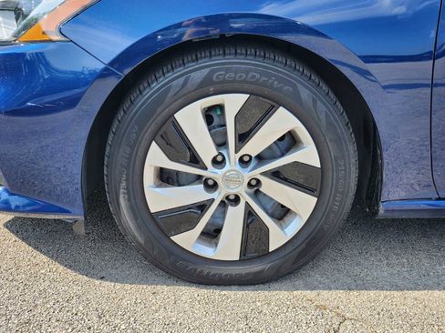 Used 2019 Nissan Altima 2.5 S FWD image 9