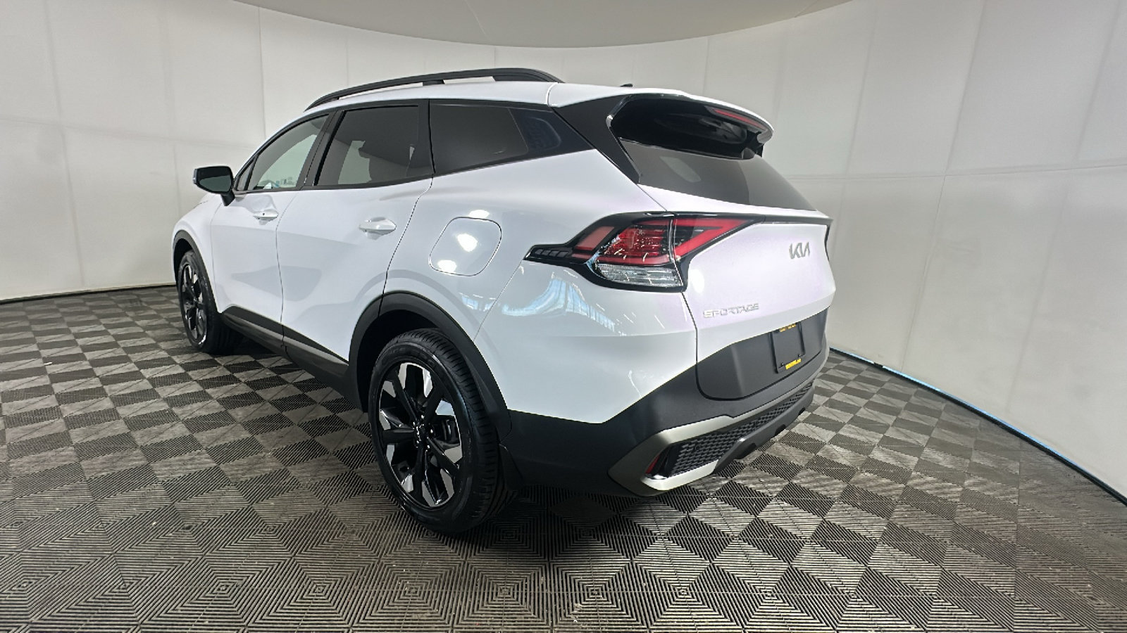 Used 2023 Kia Sportage X-Line w/ X-Line Premium Package AWD/4WD image 5