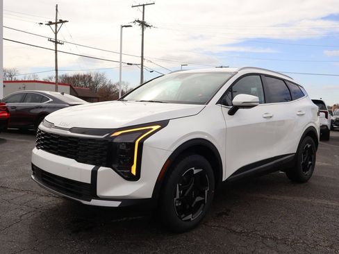 New 2026 Kia Sportage EX image 3