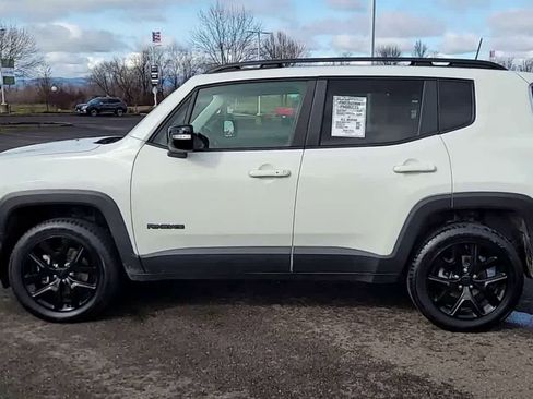 Used 2023 Jeep Renegade Altitude w/ Sun/Sound Group image 5