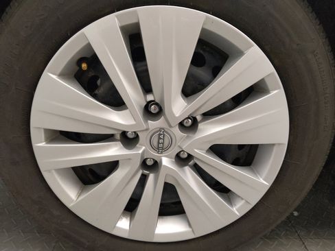 Used 2025 Nissan Sentra S FWD image 31