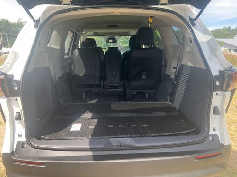 Used 2024 Toyota Sienna LE image 8