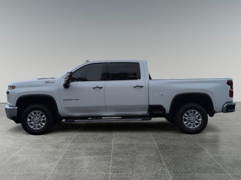 Used 2021 Chevrolet Silverado 2500 LTZ w/ Z71 Off-Road Package AWD/4WD image 2