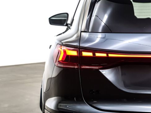 Used 2025 Audi Q6 e-tron Premium w/ Convenience Package image 16