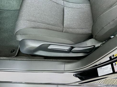 Used 2025 Honda Accord LX image 9