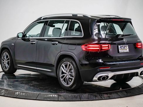 Used 2025 Mercedes-Benz GLB 35 AMG 4MATIC image 2