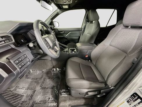 Certified 2025 Toyota 4Runner SR5 AWD/4WD image 21