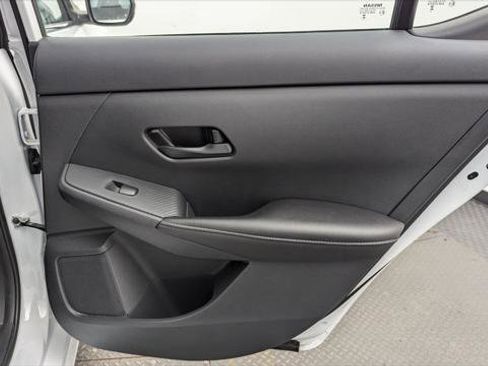 Used 2025 Nissan Sentra SV image 19