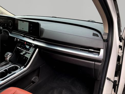 Used 2024 Kia Carnival SX Prestige FWD image 26